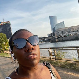 Meet your Posher, Desiree